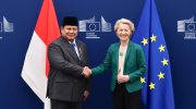 Presiden RI Prabowo Subianto dan Presiden Komisi Eropa Ursula von der Leyen resmi menyepakati secara politik Perjanjian Kemitraan Ekonomi Komprehensif (Comprehensive Economic Partnership Agreement/CEPA) antara Indonesia dan Uni Eropa. Kesepakatan ini diumumkan di Brussel, Belgia, Minggu (13/7/2025), menandai pencapaian diplomatik dan ekonomi besar setelah negosiasi selama lebih dari satu dekade.
