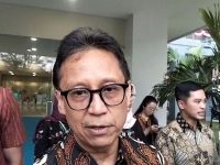 Menteri Kesehatan (Menkes) Budi Gunadi Sadikin menanggapi isu rencana kenaikan iuran BPJS Kesehatan yang belakangan ramai dibicarakan. Ia menegaskan, wacana tersebut masih dalam tahap pembahasan lintas kementerian dan lembaga.