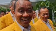 Jajaran pengurus Dewan Pimpinan Pusat (DPP) Partai Golkar menyambangi Istana Kepresidenan Jakarta, Rabu (27/8/2025). Kehadiran mereka dipimpin langsung Ketua Umum Partai Golkar, Bahlil Lahadalia, didampingi Sekretaris Jenderal Sarmuji dan sejumlah wakil ketua umum.