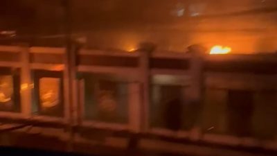 Massa Demonstran Bakar Kantor DPRD Hingga Kejati Sulsel 14 1001316210