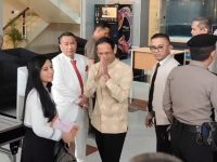 Mantan Menteri Pendidikan, Kebudayaan, Riset, dan Teknologi (Mendikbudristek) Nadiem Anwar Makarim memenuhi panggilan penyelidik Komisi Pemberantasan Korupsi (KPK) pada Kamis pagi (7/8/2025). Ia diperiksa sebagai saksi dalam penyelidikan kasus dugaan korupsi pengadaan layanan Google Cloud di Kemendikbudristek.