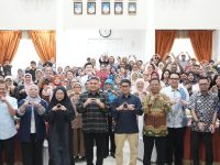 Wali Kota Makassar, Munafri Arifuddin, menerima kunjungan Asosiasi Pendidikan Tinggi Ilmu Komunikasi (ASPIKOM) di Baruga Angin Mamiri, Rumah Jabatan Wali Kota Makassar, Jumat (1/8/2025).