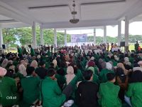 Bupati Bantaeng, M. Fathul Fauzy Nurdin menerima sebanyak 802 mahasiswa Kuliah Kerja Nyata (KKN) Tematik Angkatan 18, Universitas Megarezky Makassar, di Tribun Seruni, Bantaeng, Jumat, 1 Agustus 2025.