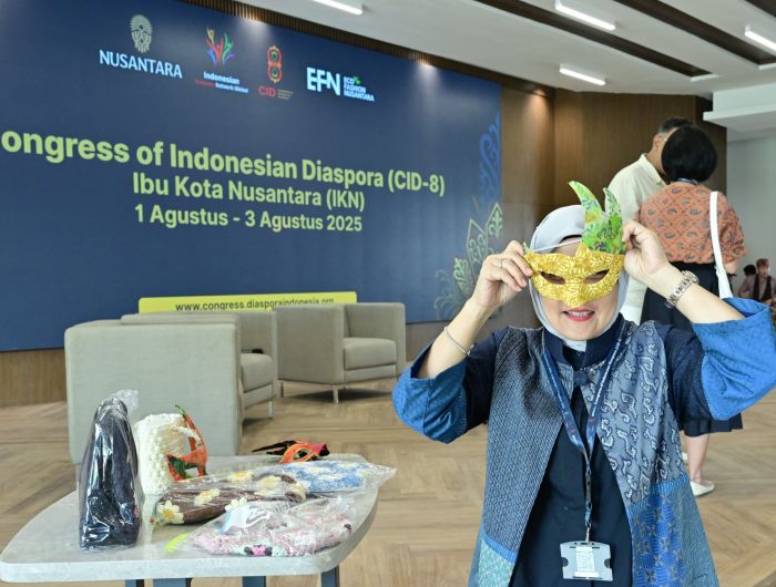 Wakil Wali Kota Makassar, Aliyah Mustika Ilham, menghadiri forum diskusi terbatas bertajuk "Diaspora Indonesia Bersama Menteri Perdagangan RI" sebagai bagian dari rangkaian Congress of Indonesian Diaspora (CID) ke-8, yang berlangsung di Ruang Serbaguna Semi Basement Tower 1, Kemenko 3, Ibu Kota Nusantara, Jumat (1/8/2025).