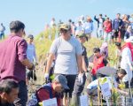 Bupati Bantaeng, M. Fathul Fauzy Nurdin menghadiri Penanaman 5.000 bibit Mangrove yang digelar mahasiswa Kuliah Kerja Nyata (KKN) Universitas Hasanuddin (Unhas) gelombang 114, di Pantai Pacuan Kuda, Desa Biangkeke, Minggu, 3 Agustus 2025.