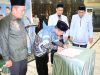 Wali Kota Parepare, Tasming Hamid, menyampaikan ucapan selamat atas pelantikan pengurus baru Badan Komunikasi Pemuda Remaja Masjid Indonesia (BKPRMI) Kota Parepare yang digelar di Masjid Terapung BJ Habibie, Senin (4/8/2025) malam.