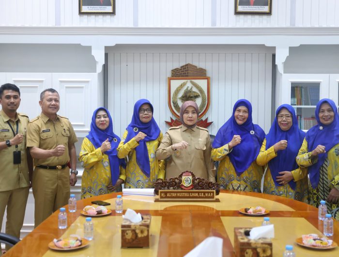 Wakil Wali Kota Makassar, Aliyah Mustika Ilham, menerima audiensi dari jajaran Pengurus Cabang Persatuan Keluarga Besar Purnawirawan Polri (Dian Kemala) Kota Makassar, yang berlangsung di Ruang Wakil Wali Kota, Kantor Wali Kota Makassar, Selasa (5/8/2025).
