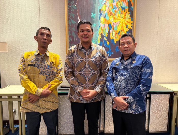 Bupati Bantaeng, M. Fathul Fauzy Nurdin menghadiri pengarahan nasional yang disampaikan Menteri Lingkungan Hidup dan Kehutanan (LHK), Hanif Faisol Nurofiq terkait reformulasi Program Adipura tahun 2025, di Hotel Fairmont, Jakarta, Senin, 4 Agustus 2025.