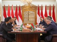 Menteri Pertanian (Mentan) Andi Amran Sulaiman menerima kunjungan Menteri Luar Negeri Belarus, Maxim Ryzhenkov, di Jakarta, Senin (5/8). Dalam pertemuan tersebut, kedua negara membahas penguatan kerja sama bilateral di sektor pertanian, khususnya upaya meningkatkan ekspor komoditas pertanian unggulan Indonesia ke Belarus.