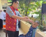 Puskesmas Kaluku Bodoa melaksanakan program skrining kesehatan gratis bagi pelajar tingkat SD hingga SMA sebagai upaya deteksi dini potensi gangguan kesehatan pada anak-anak sekolah. Kegiatan ini juga bertujuan untuk meningkatkan kesadaran siswa akan pentingnya menjaga kesehatan sejak usia dini.