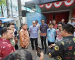 Wali Kota Makassar, Munafri Arifuddin, melakukan inspeksi mendadak (sidak) terhadap pemasangan kabel fiber optik (FO) di Kawasan Bonto Lempangan, Kamis (7/08/2025).