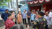 Wali Kota Makassar, Munafri Arifuddin, melakukan inspeksi mendadak (sidak) terhadap pemasangan kabel fiber optik (FO) di Kawasan Bonto Lempangan, Kamis (7/08/2025).