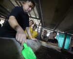 Wali Kota Makassar, Munafri Arifuddin, kembali menegaskan pentingnya peran RT/RW dalam menciptakan lingkungan kota yang bersih, sehat, dan berkelanjutan.