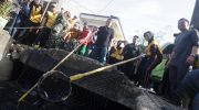 Wali Kota Makassar, Munafri Arifuddin, menegaskan bahwa kebersihan bukan sekadar aktivitas seremonial, tetapi merupakan tanggung jawab bersama yang harus dijaga secara konsisten oleh seluruh elemen masyarakat, bukan hanya saat kegiatan Jumat Bersih atau ketika pejabat hadir di lapangan.
