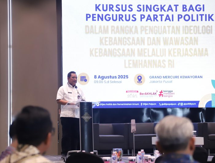 Kementerian Dalam Negeri melalui Direktorat Politik dan Pemerintahan Umum (Polpum) bekerjasama dengan Lemhanas RI menggelar kursus singkat bagi para pengurus DPP Partai Politik, di Hotel Mercure Jakarta Pusat, Jumat 8 Agustus 2025. Kursus singkat bertajuk "Peran Partai Politik dalam Mewujudkan Indonesia Sejahtera, Maju, Bersatu, dan Berdaulat".