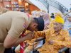Bupati Bantaeng, M. Fathul Fauzy Nurdin, menjamu para veteran dalam menyambut Hari Veteran Nasional yang ke-80, di Rumah Jabatan (Rujab) Bupati Bantaeng, Minggu, 10 Agustus 2025.