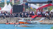 Provinsi Sulawesi Selatan mencatat sejarah baru di sektor transportasi dengan meluncurkan uji coba penerbangan pesawat amfibi (seaplane) serta melakukan penandatanganan prasasti ground breaking pembangunan water aerodrome di Taman Andalan, kawasan Center Point of Indonesia (CPI) Makassar, Senin, 11 Agustus 2025.
