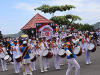 Wakil Wali Kota Parepare, Hermanto, secara resmi membuka kegiatan kompetisi drum band yang digelar di Taman Mattirotasi.