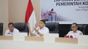 Wali Kota Makassar, Munafri Arifuddin, memberikan peringatan tegas kepada seluruh jajaran organisasi perangkat daerah (OPD), Satuan Kerja Perangkat Daerah (SKPD), hingga para camat terkait realisasi Pendapatan Asli Daerah (PAD) dan penyerapan anggaran.