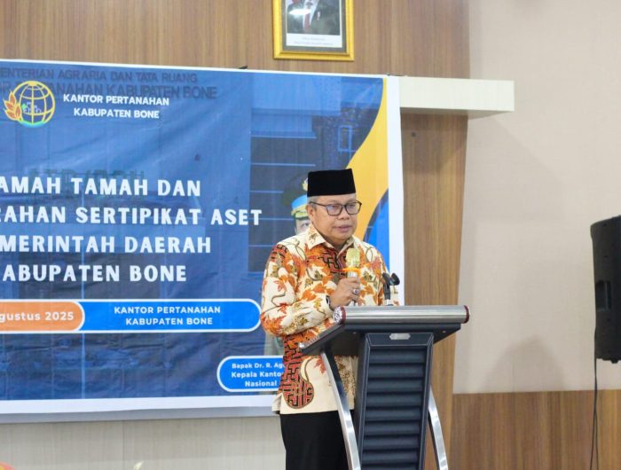 Anggota Komisi II DPR RI, Taufan Pawe, mendorong sinergi antara pemerintah daerah dan Kementerian ATR/BPN untuk mempercepat penataan aset. Hal ini ia sampaikan dalam acara ramah tamah dan silaturahim yang digelar di Kantor Pertanahan Kabupaten Bone, Selasa 12 Agustus 2025.