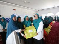 TP PKK Kota Makassar menggelar bimbingan teknis (bimtek) perawatan jenazah bagi kader TP PKK dan kader pemandi jenazah se-Kota Makassar, berlangsung di Masjid Agung 45 pada Kamis (14/8/2025).