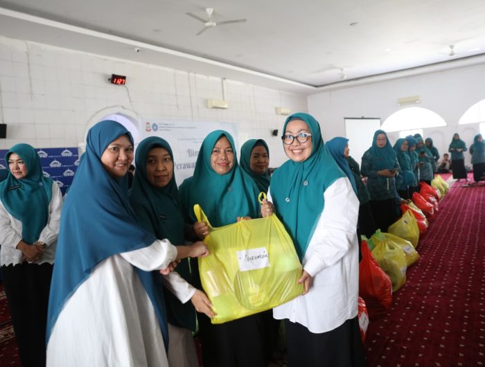 TP PKK Kota Makassar menggelar bimbingan teknis (bimtek) perawatan jenazah bagi kader TP PKK dan kader pemandi jenazah se-Kota Makassar, berlangsung di Masjid Agung 45 pada Kamis (14/8/2025).