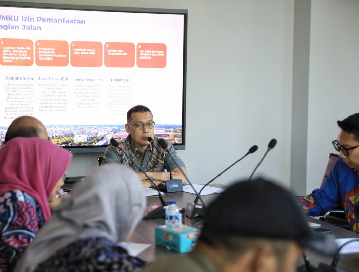 Pemerintah Kota (Pemkot) Makassar bergerak cepat menindaklanjuti temuan Wali Kota Munafri Arifuddin terkait maraknya pemasangan kabel fiber optik (FO) tanpa izin resmi.