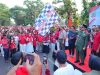 Gubernur Sulawesi Selatan, Andi Sudirman Sulaiman melepas Puluhan ribu peserta jalan sehat dan kirab karnaval yang dipusatkan di depan Rumah Jabatan Gubernur Sulsel, Jl. Jenderal Sudirman, Makassar, Sabtu (16/8/2025).