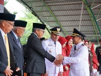 Anggota Komisi II Dewan Perwakilan Rakyat Republik Indonesia (DPR RI) Fraksi Golkar, Taufan Pawe, menghadiri pelaksanaan Upacara Hari Ulang Tahun Republik Indonesia (HUT RI) yang ke 80 tahun di Alun-alun Lapangan Andi Makkasau Kota Parepare, Minggu 17 Agustus 2025.