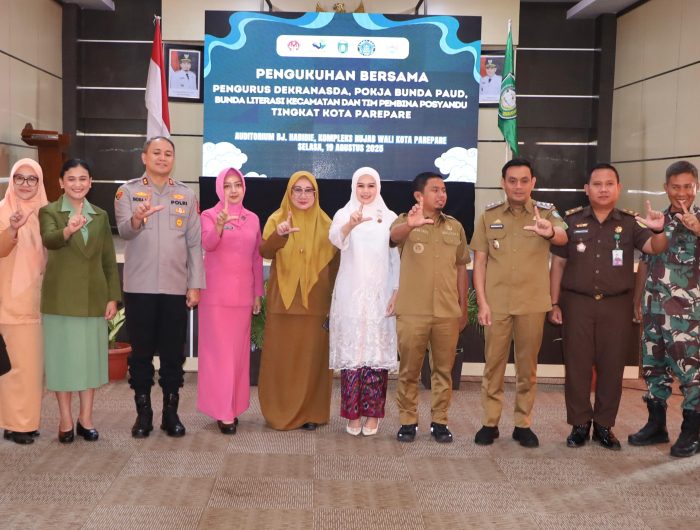 Wali Kota Parepare, Tasming Hamid, menyampaikan apresiasinya pada acara Pengukuhan Bersama sejumlah organisasi strategis di Kota Parepare.