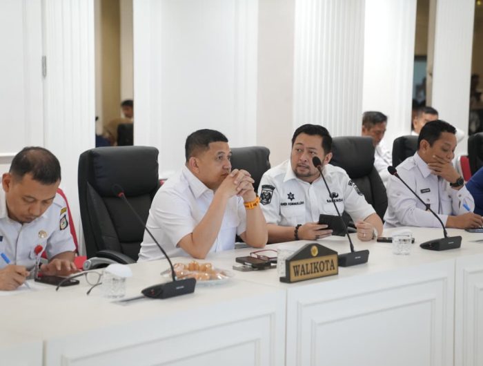 Wali Kota Makassar, Munafri Arifuddin mengikuti Rapat Forum Koordinasi Pimpinan Daerah (Forkopimda) Sulawesi Selatan bersama para bupati, wali kota, serta instansi terkait melalui zoom meeting, Rabu (20/8/2025).