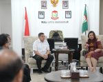 Wali Kota Makassar, Munafri Arifuddin menegaskan pentingnya pengawasan terhadap transaksi pinjaman online (pinjol) agar tidak merugikan masyarakat.