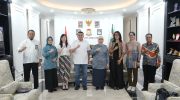 Wali Kota Makassar, Munafri Arifuddin (Appi), menegaskan komitmennya untuk menempatkan guru sebagai prioritas utama dalam pembangunan sumber daya manusia. Ia menilai peningkatan kualitas pendidikan tidak bisa dilepaskan dari kesejahteraan dan kompetensi guru.