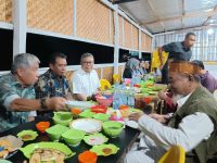 Anggota Komisi II DPR RI Fraksi Golkar, Taufan Pawe, menggelar silaturahmi bersama 13 anggota DPRD Kota Parepare di Warung Ikan Bakar Patato, Jumat malam (22/8/2025). Pertemuan tersebut dipimpin langsung oleh Ketua DPRD Parepare, Kaharuddin Kadir.