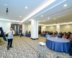 Pemerintah Provinsi Sulawesi Selatan kembali menunjukkan diri sebagai laboratorium inovasi pengembangan kompetensi Aparatur Sipil Negara (ASN). Melalui program Workplace Learning (WPL) atau Pembelajaran di Tempat Kerja, Sulsel menegaskan komitmennya untuk mencetak ASN yang bukan hanya pekerja keras, tetapi juga optimis dan beradab.