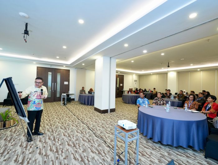 Pemerintah Provinsi Sulawesi Selatan kembali menunjukkan diri sebagai laboratorium inovasi pengembangan kompetensi Aparatur Sipil Negara (ASN). Melalui program Workplace Learning (WPL) atau Pembelajaran di Tempat Kerja, Sulsel menegaskan komitmennya untuk mencetak ASN yang bukan hanya pekerja keras, tetapi juga optimis dan beradab.