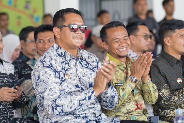 Bupati Bantaeng, Uji Nurdin saat bersama Bupati Kabupaten Bone, Andi Asman Sulaiman di Harkopnas, di Jeneponto.