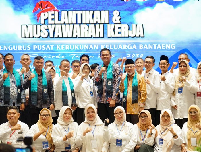 Bupati Bantaeng, M. Fathul Fauzy Nurdin (Uji Nurdin) melantik Pengurus Pusat (PP) Kerukunan Keluarga Bantaeng (KKB), di Hotel Hyatt Place Makassar, Minggu, 24 Agustus 2025.