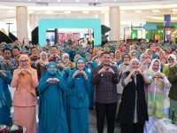 Tim Penggerak Pemberdayaan dan Kesejahteraan Keluarga (TP PKK) Kota Makassar sukses menggelar Gebyar PKK 2025 dalam rangka memperingati Hari Kesatuan Gerak (HKG) PKK ke-53. Acara yang pertama kali diadakan ini berlangsung meriah di Atrium Trans Studio Mall Makassar pada 22–24 Agustus 2025.