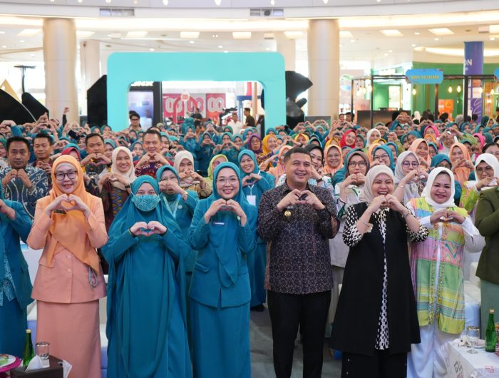 Tim Penggerak Pemberdayaan dan Kesejahteraan Keluarga (TP PKK) Kota Makassar sukses menggelar Gebyar PKK 2025 dalam rangka memperingati Hari Kesatuan Gerak (HKG) PKK ke-53. Acara yang pertama kali diadakan ini berlangsung meriah di Atrium Trans Studio Mall Makassar pada 22–24 Agustus 2025.