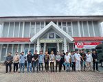 Sebanyak 49 klien pemasyarakatan resmi diterima dalam bimbingan Balai Pemasyarakatan (Bapas) Watampone setelah memperoleh remisi HUT ke-80 RI dan remisi dasawarsa. Prosesi penyambutan berlangsung penuh haru pada Senin (25/8/2025).