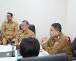 Wali Kota Makassar, Munafri Arifuddin, menerima audiensi manajemen PT Margamas Indah Development, pengelola Mall Panakkukang dan Myko Hotel, di Balai Kota Makassar, Selasa (26/8/2025). Pertemuan tersebut membahas rencana pengembangan kawasan Mall Panakkukang yang dinilai membutuhkan arahan pemerintah kota demi menjaga keteraturan pembangunan.