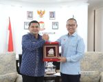 Wali Kota Makassar, Munafri Arifuddin, menyuarakan aspirasi masyarakat pesisir dan kepulauan Kota Makassar kepada pemerintah pusat melalui Wakil Ketua MPR RI, Eddy Soeparno, saat kunjungan kerja ke Balai Kota Makassar, Kamis (28/8/2025).