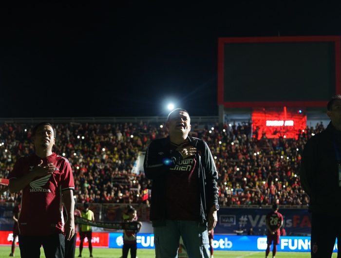 Dukungan untuk PSM Makassar kembali menguat jelang laga krusial melawan Persebaya Surabaya. Bukan hanya para suporter fanatik yang bersiap hadir di Stadion Gelora BJ Habibie, Parepare, tetapi juga Wali Kota Makassar, Munafri Arifuddin bersama rombongan.