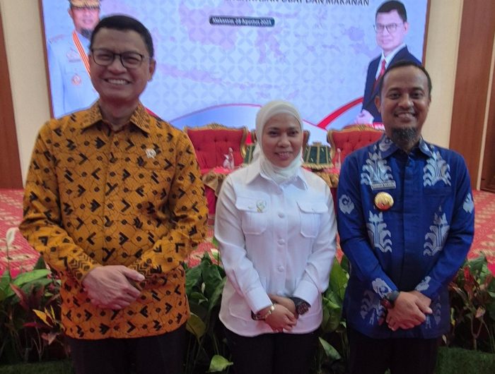 Sebuah kolaborasi penting antara Badan Pengawas Obat dan Makanan (BPOM) RI dan Pemerintah Provinsi Sulawesi Selatan (Pemprov Sulsel) resmi terwujud. Melalui hibah tanah seluas 10 hektare di Kabupaten Maros, BPOM akan mendirikan Sekolah Vokasi pertama yang berfokus pada pengawasan obat dan makanan.