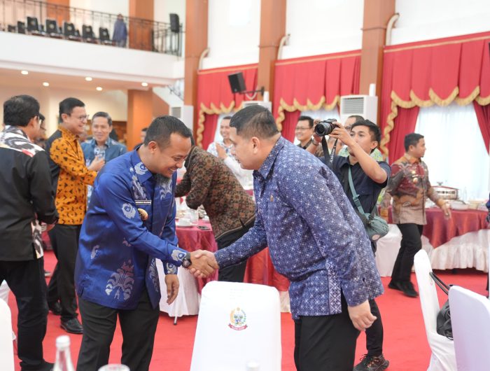 Wali Kota Makassar, Munafri Arifuddin menghadiri kegiatan penyuluhan keamanan pangan dalam rangka mendukung Program Makan Bergizi Gratis (MBG).
