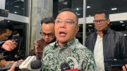 Wakil Ketua DPR RI, Sufmi Dasco Ahmad, mengungkapkan kekhawatirannya terhadap adanya indikasi upaya memecah persatuan dan kesatuan bangsa menjelang peringatan Hari Ulang Tahun (HUT) ke-80 Republik Indonesia pada 17 Agustus 2025. Hal ini ditandai dengan kemunculan bendera bajak laut berwarna hitam di sejumlah lokasi.