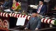 Presiden RI Prabowo Subianto mengirimkan pesan tegas kepada kelompok kaya yang memiliki kekuasaan di Indonesia. Dalam pidato kenegaraan perdananya di Sidang Tahunan MPR, ia menegaskan bahwa selama dirinya memimpin, tidak ada pihak yang bisa bertindak semena-mena.