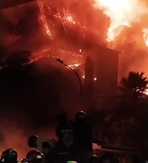 Gedung DPRD Kota Makassar terbakar