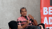 Wakil Menteri Hukum dan HAM Edward Omar Sharif Hiariej menegaskan Rancangan Undang-Undang Kitab Undang-Undang Hukum Acara Pidana (RUU KUHAP) disusun secara seimbang agar tidak memihak kepada salah satu pihak. Menurutnya, dalam hukum acara pidana terdapat dua kepentingan yang berseberangan, yakni pihak pelapor dan terlapor, sehingga regulasi harus dirancang secara netral.